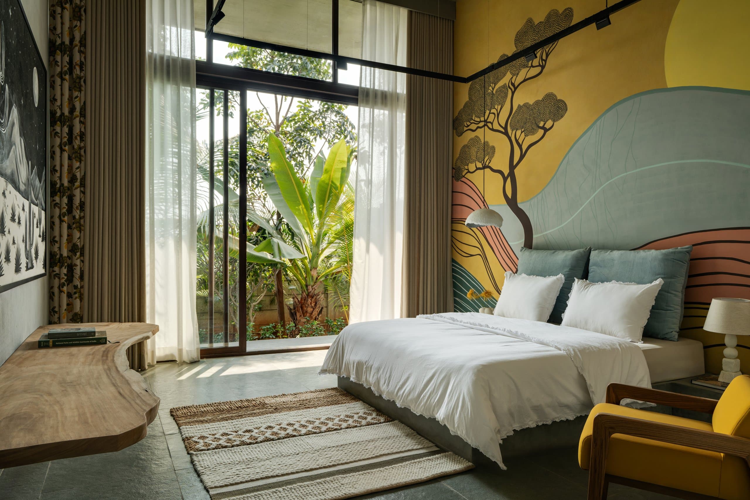 SAHN Elegant Suite Bedroom